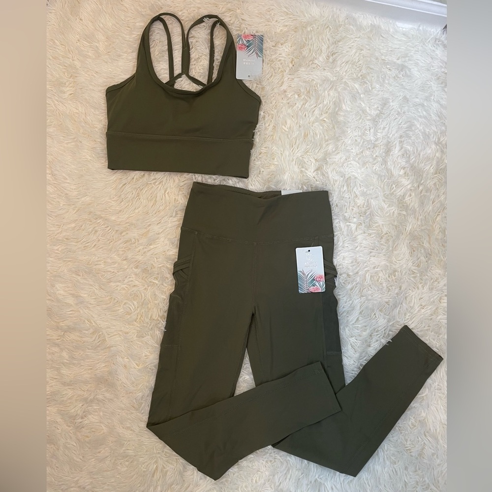 Active Domino Olive Green Sports Bra/Leggings Set